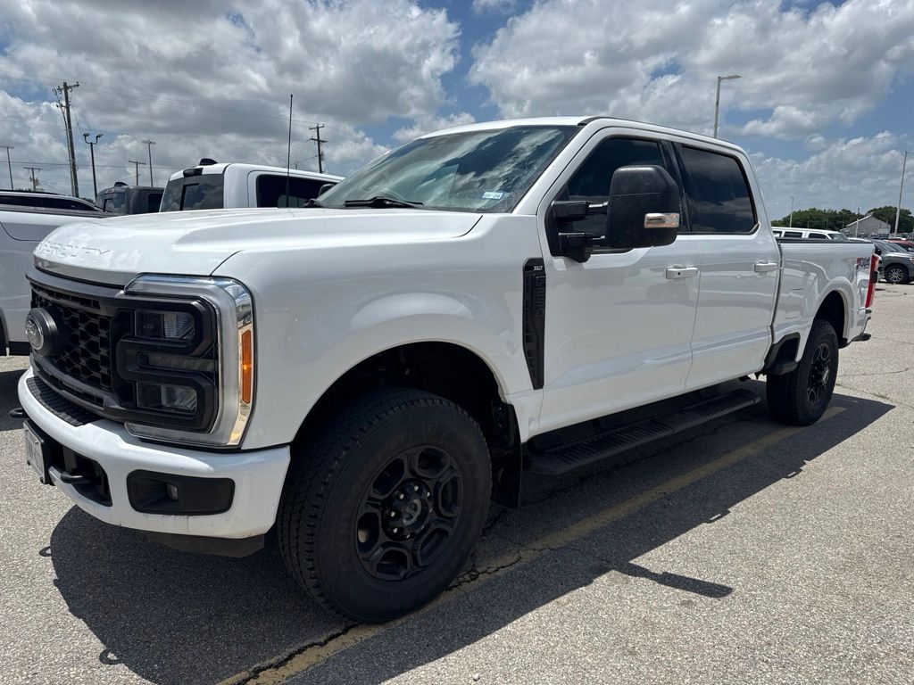 2023 Ford F-250 Super Duty XLT Crew Cab 4WD