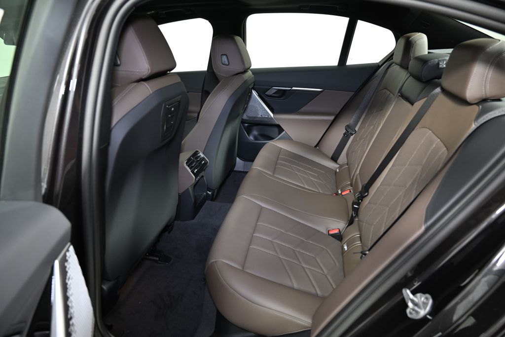 Thumbnail: 2026 BMW 5 Series - 24