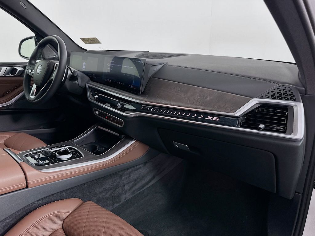 Thumbnail: 2025 BMW X5 - 30