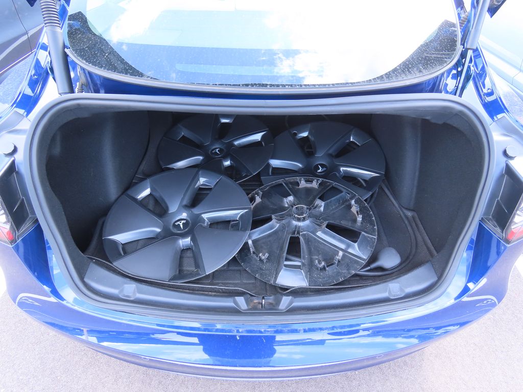 Thumbnail: 2021 Tesla Model 3 - 11