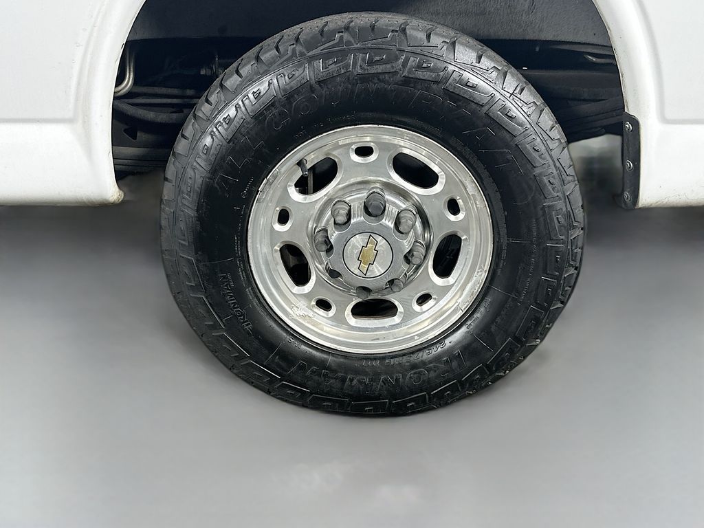 Used 2022 White Chevrolet Work Van image 33