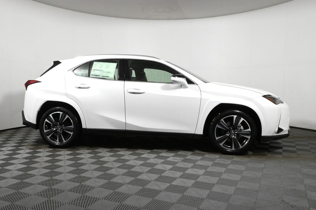 2025 Lexus UX 300h 8