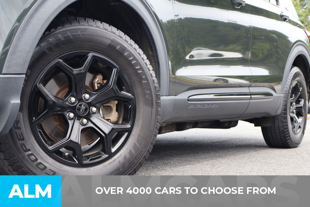 Used 2022 Green Ford Timberline image 2