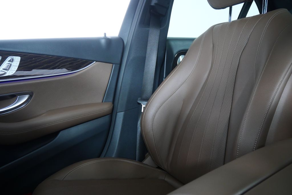Thumbnail: 2019 Mercedes-Benz E-Class - 25