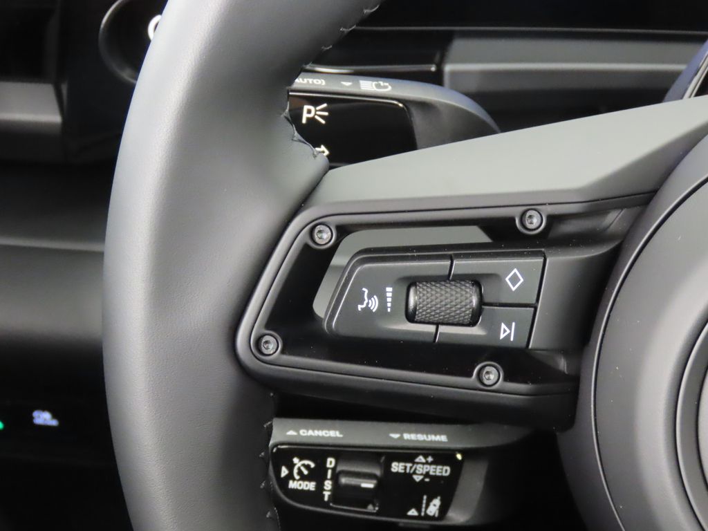 Thumbnail: 2026 Porsche Macan - 22