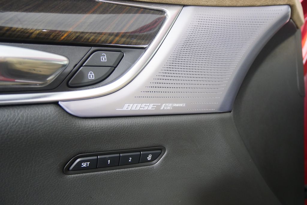 Thumbnail: 2024 Cadillac XT6 - 10