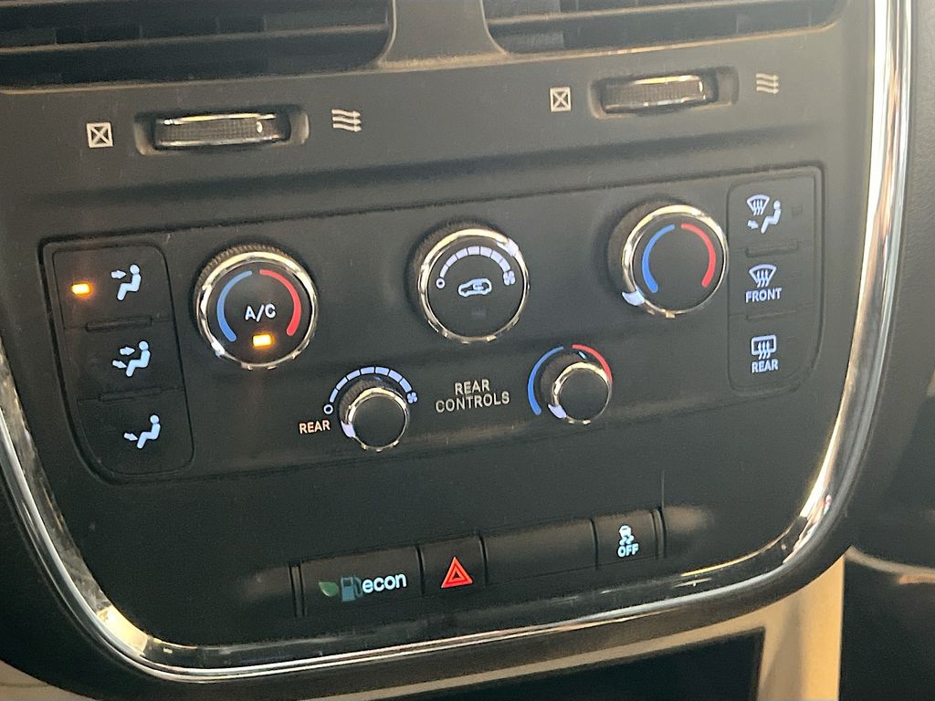 Used 2019 Gray Dodge SXT image 15