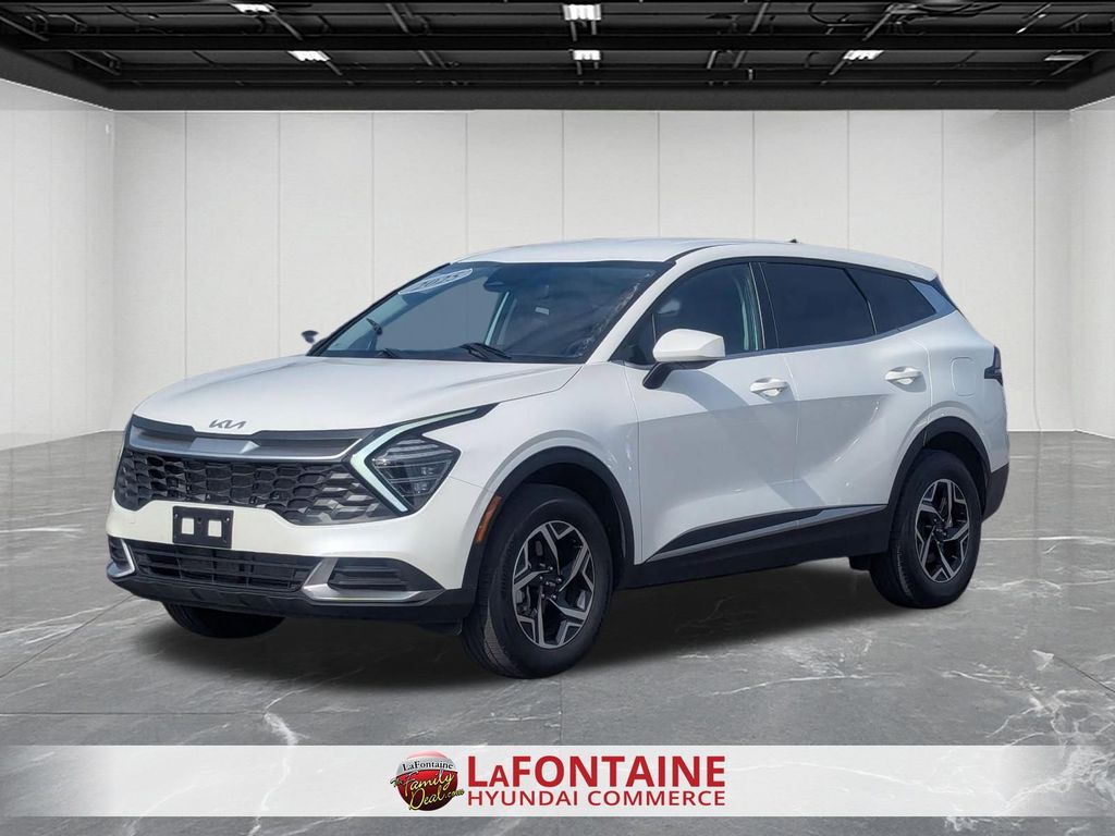 Snow White Pearl 2025 Kia Sportage LX AWD SUV / Crossover All-Wheel Drive 8-Speed Automatic