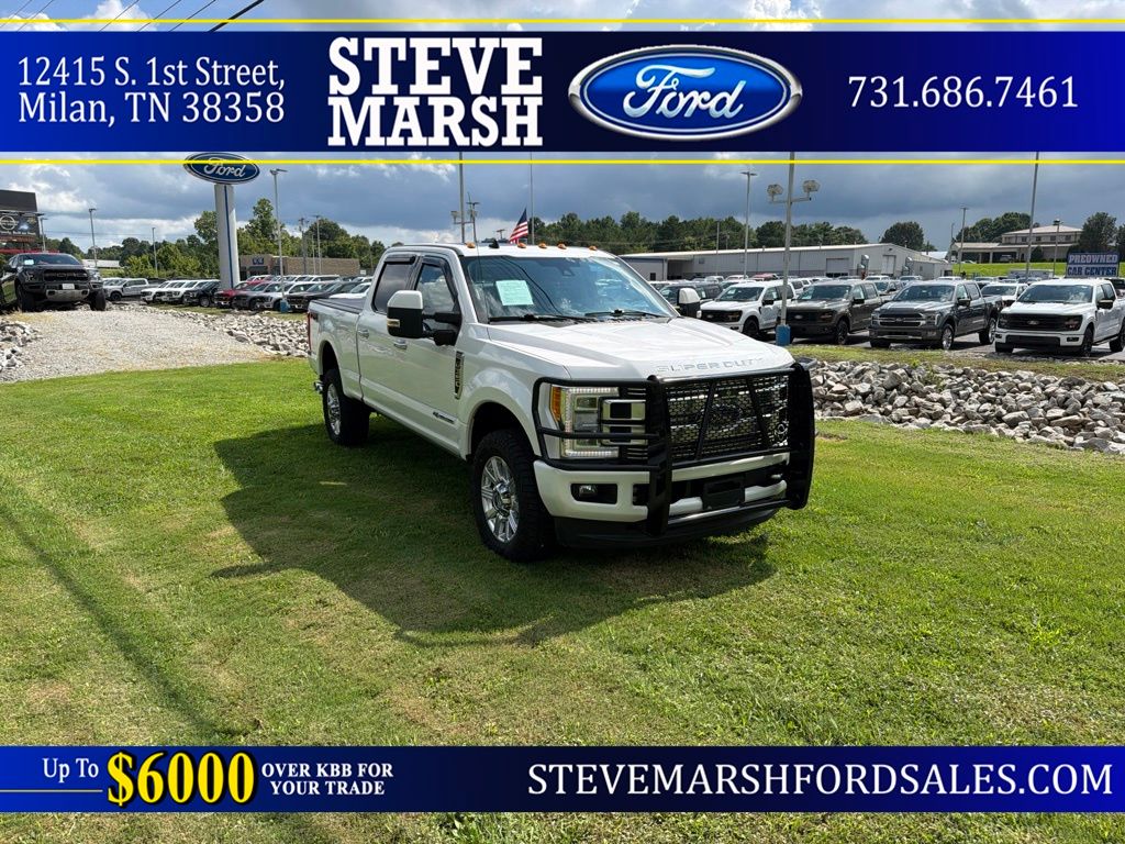 White Platinum Clearcoat Metallic 2019 Ford F-350 Super Duty Pickup Truck Four-Wheel Drive 6-Speed Automatic