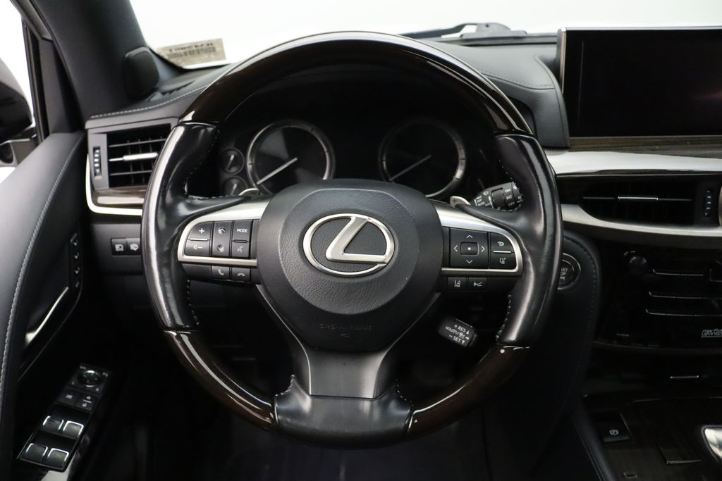 2021 Lexus LX 570 22
