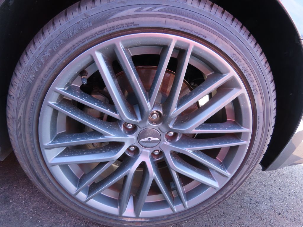 Thumbnail: 2019 Genesis G70 - 16