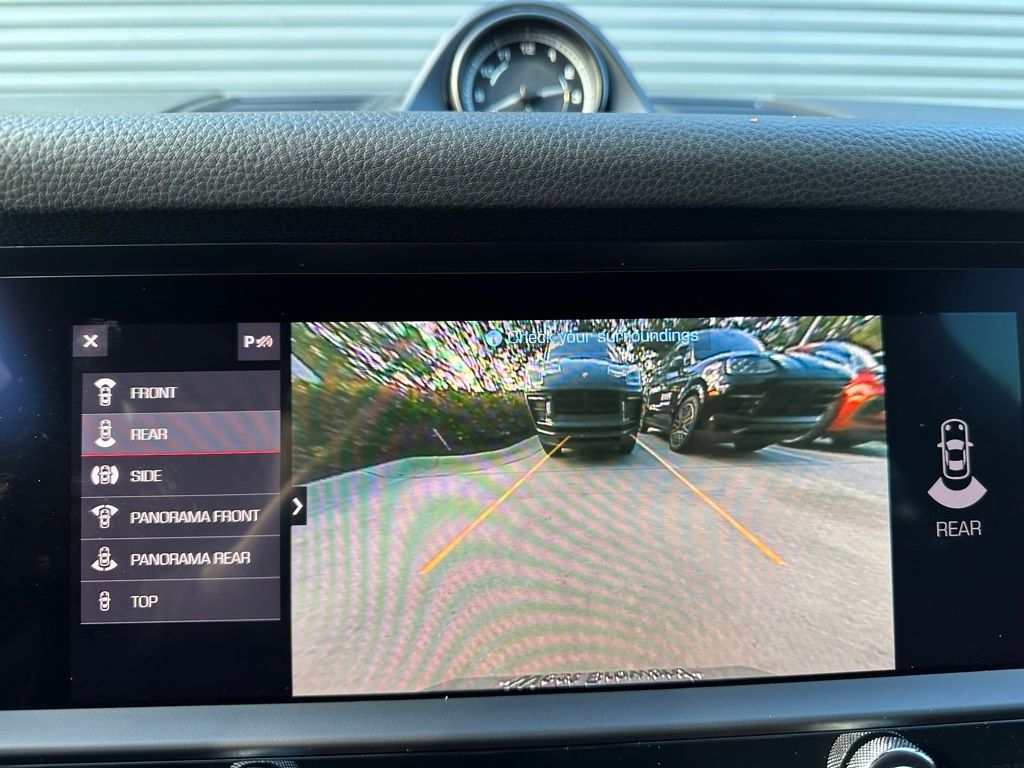 Thumbnail: 2026 Porsche Macan - 30