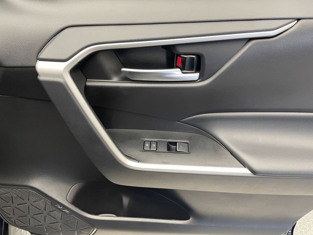 Thumbnail: 2025 Toyota RAV4 - 15