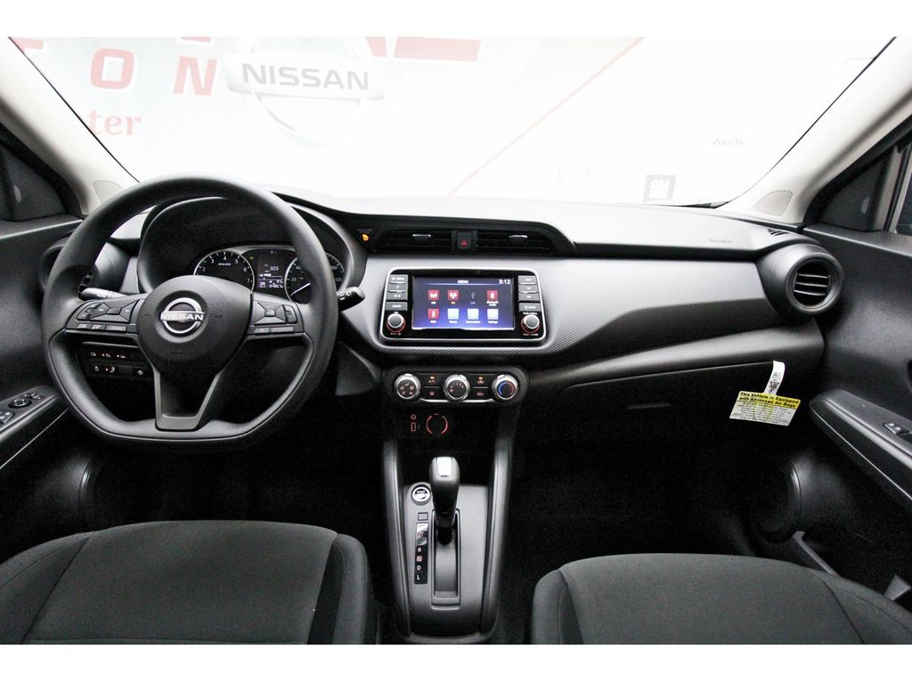 2025 Nissan Kicks Play S - 6