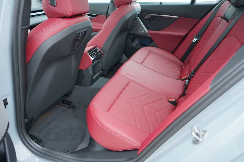 Thumbnail: 2026 BMW 5 Series - 19