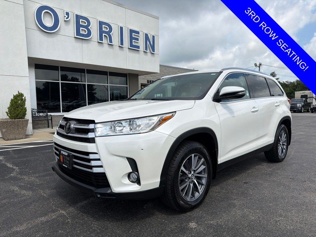 White (Blizzard Pearl) 2019 Toyota Highlander SUV / Crossover All-Wheel Drive 8-Speed Automatic