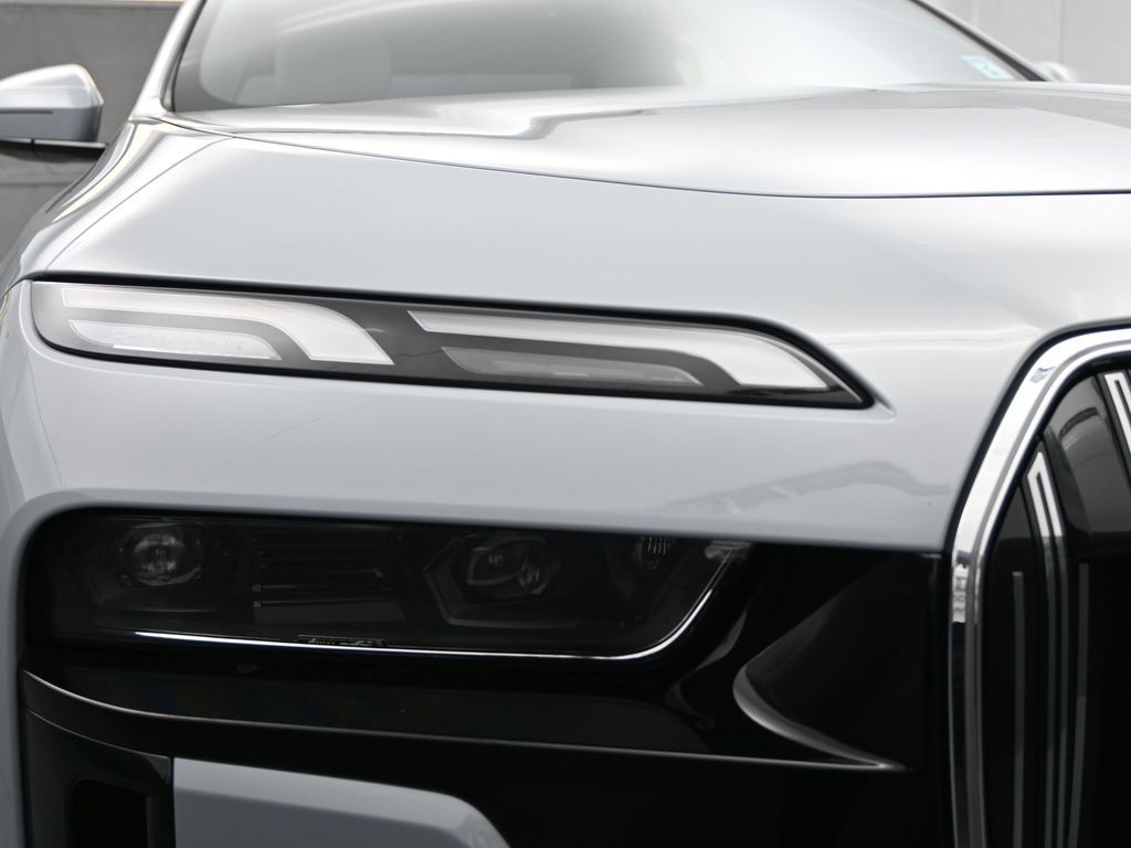 2024 BMW 760i xDrive