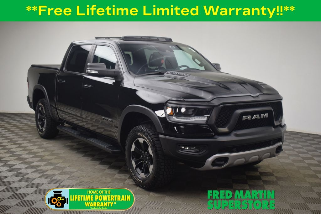 Diamond Black Crystal Pearlcoat 2021 RAM 1500 Pickup Truck Four-Wheel Drive 8-Speed Automatic