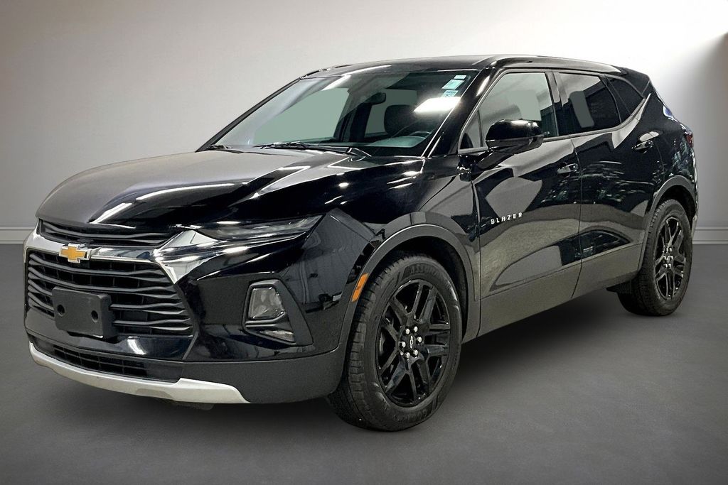 View vehicle photo 3