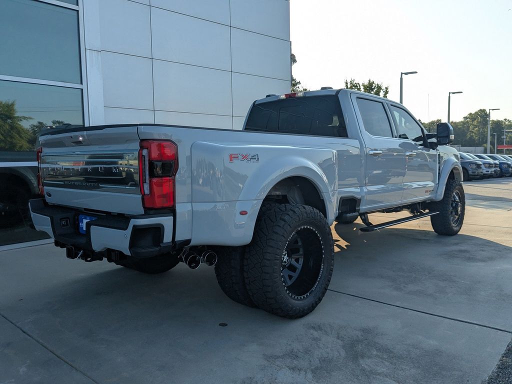 2025 Ford F-450 Super Duty Platinum