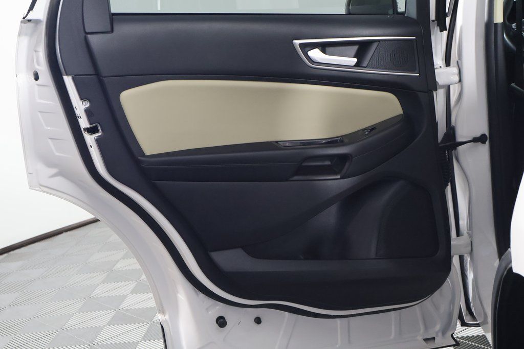 Thumbnail: 2019 Ford Edge - 13