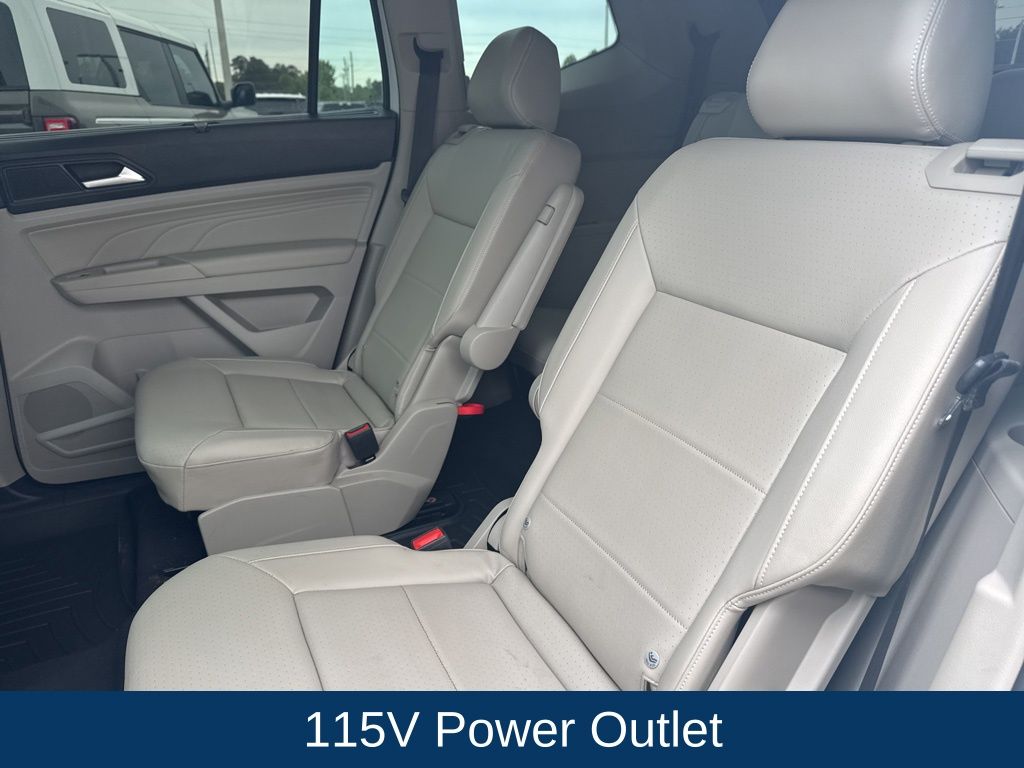 2022 Volkswagen Atlas 3.6L V6 SE w/Technology