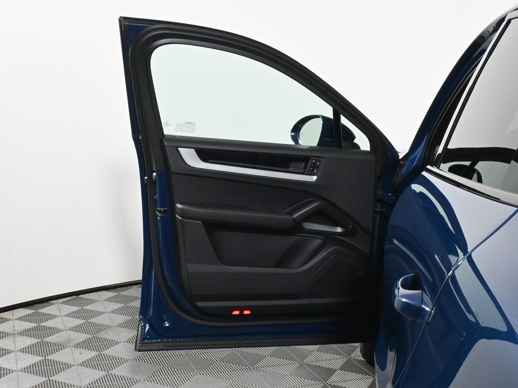 Thumbnail: 2024 Porsche  - 31