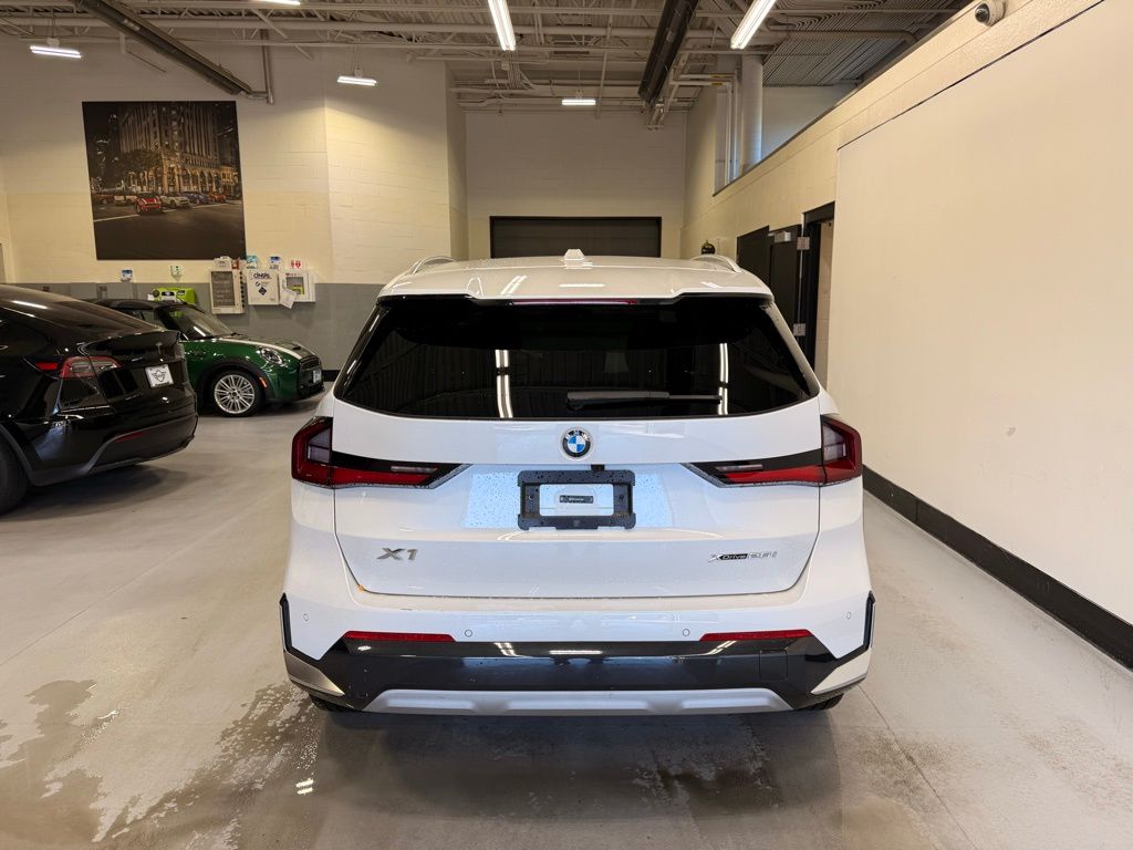 Thumbnail: 2023 BMW X1 - 4