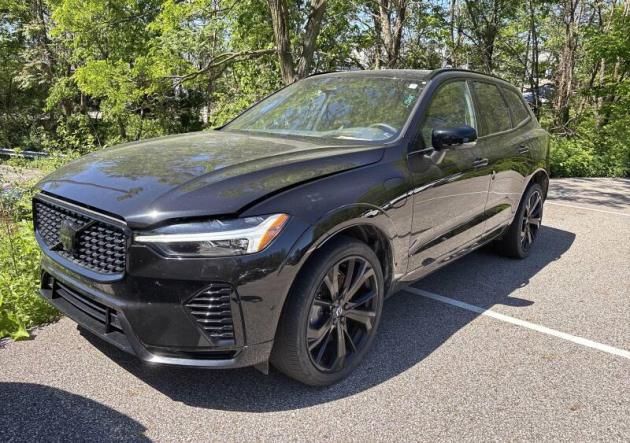 2024 Volvo XC60 Recharge T8 Ultimate Black Edition eAWD