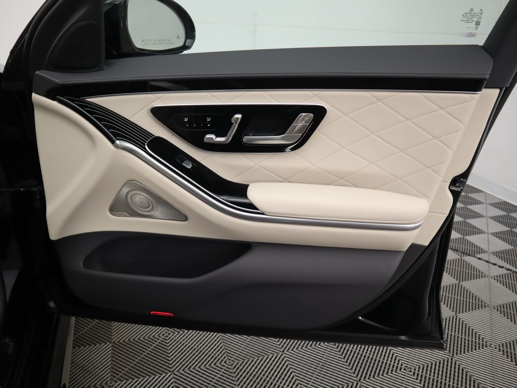 2025 Mercedes-Benz S-Class S 580 27