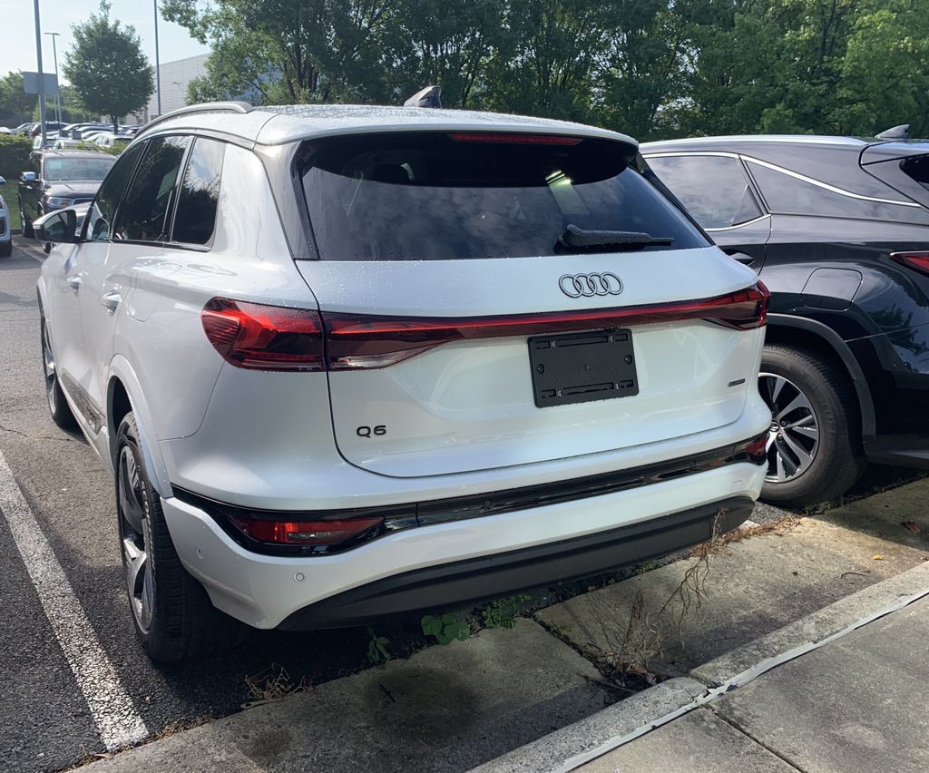 Thumbnail: 2025 Audi Q6 e-tron - 6