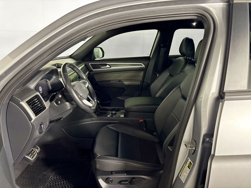 2023 Volkswagen Atlas Cross Sport 3.6L V6 SEL R-Line