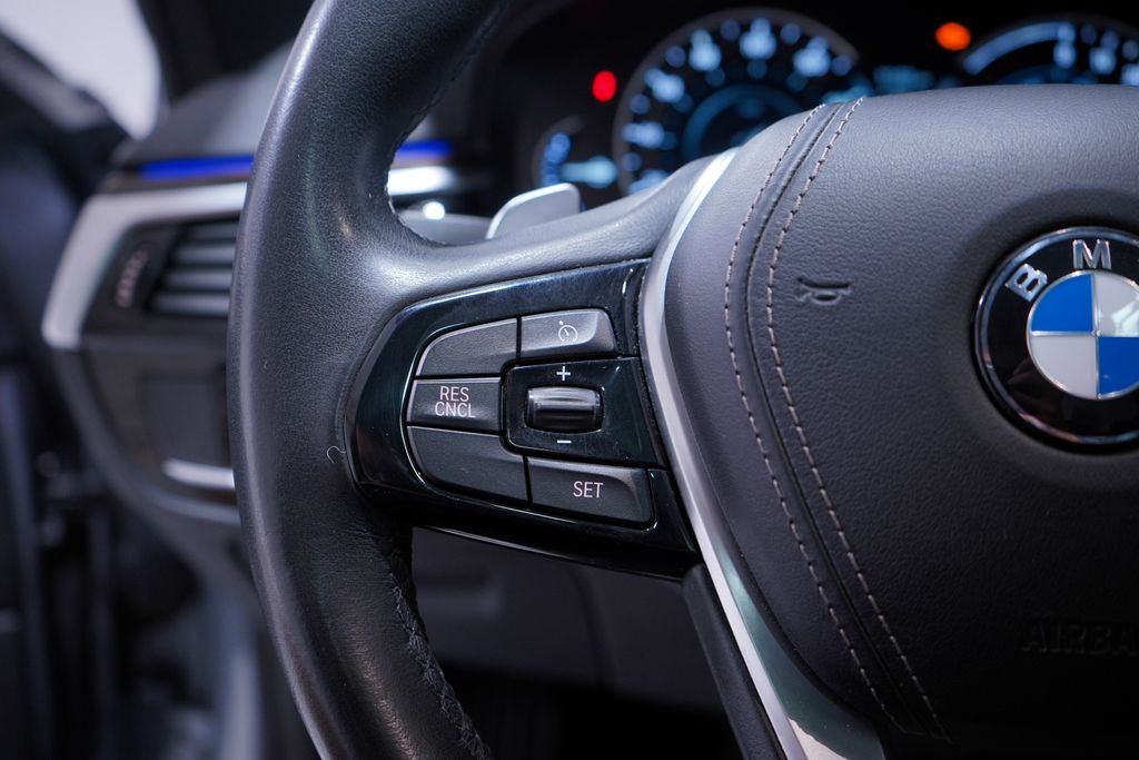 Thumbnail: 2019 BMW 5 Series - 20