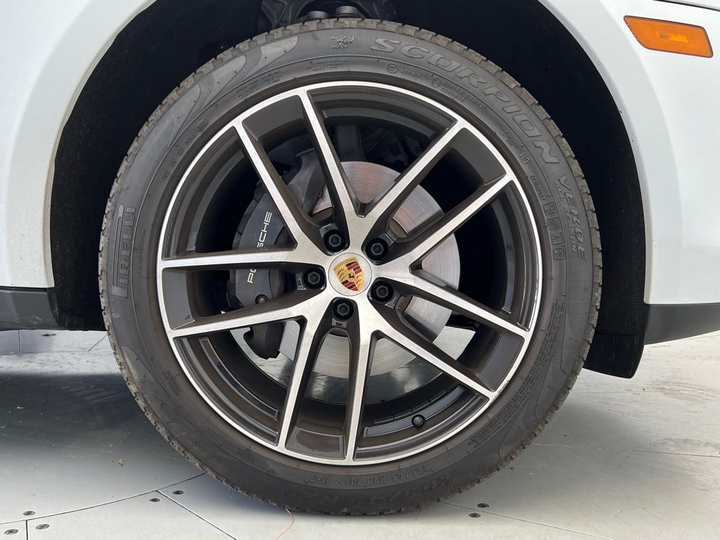 Thumbnail: 2023 Porsche Macan - 27