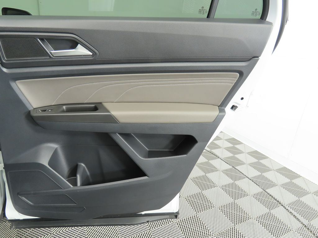 2022 Volkswagen Atlas SE 27
