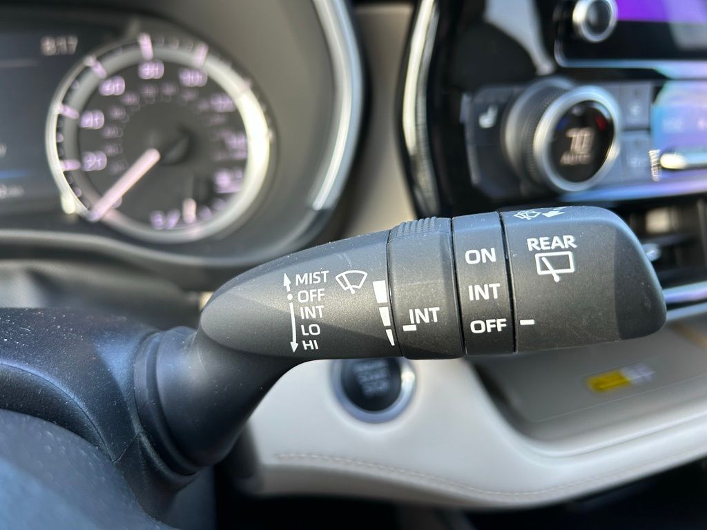2024 Toyota Highlander XLE 28