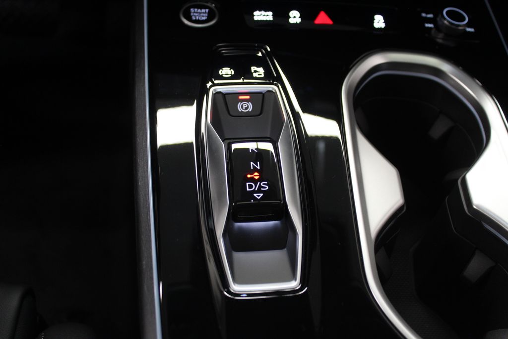 Thumbnail: 2026 Audi A6 - 15