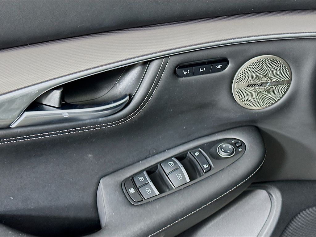 2022 INFINITI QX55 Essential 18