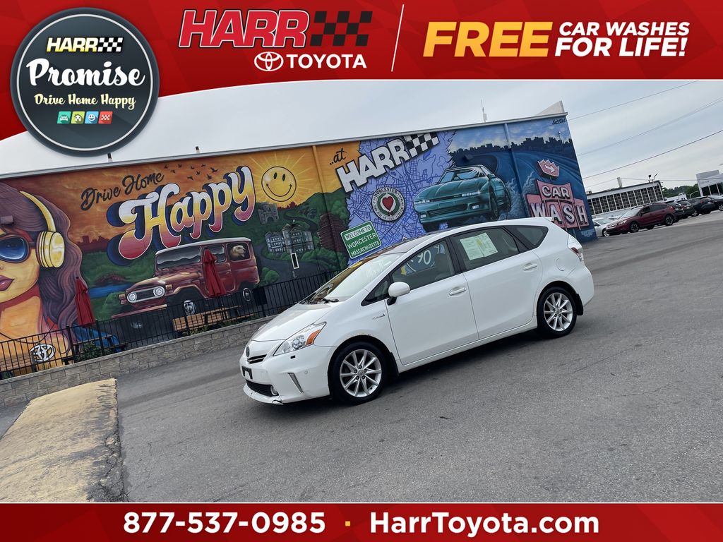 2012 Toyota Prius v Five's photo
