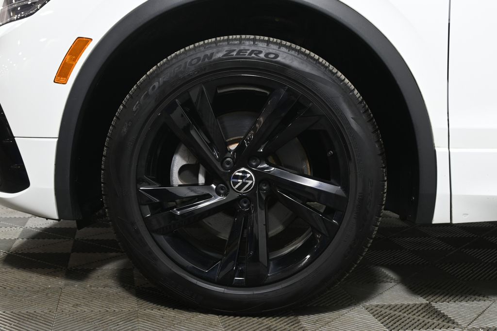 Thumbnail: 2023 Volkswagen Tiguan - 13