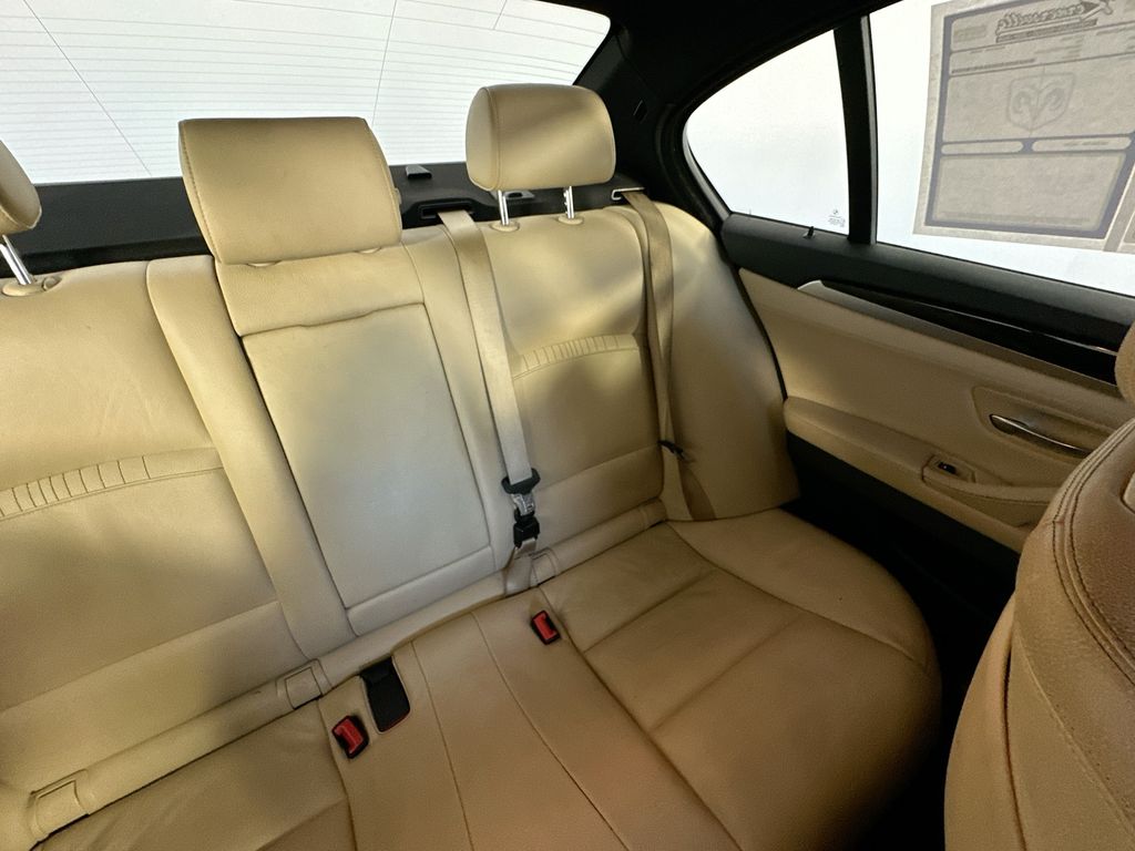 BMW5 Series14