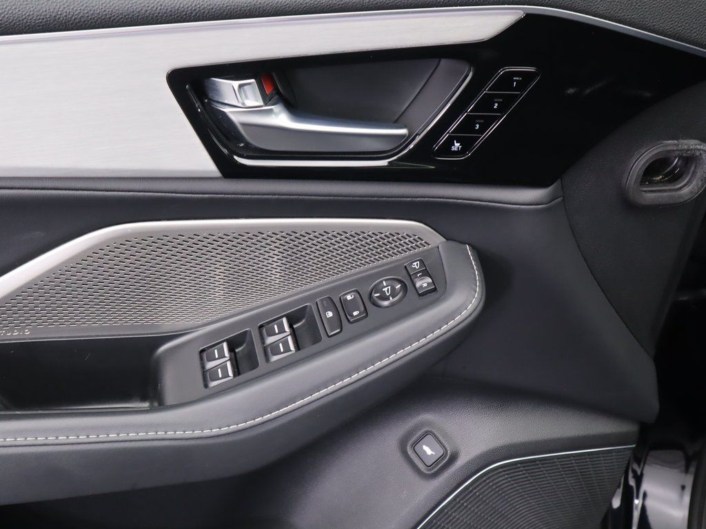 Thumbnail: 2023 Acura MDX - 25