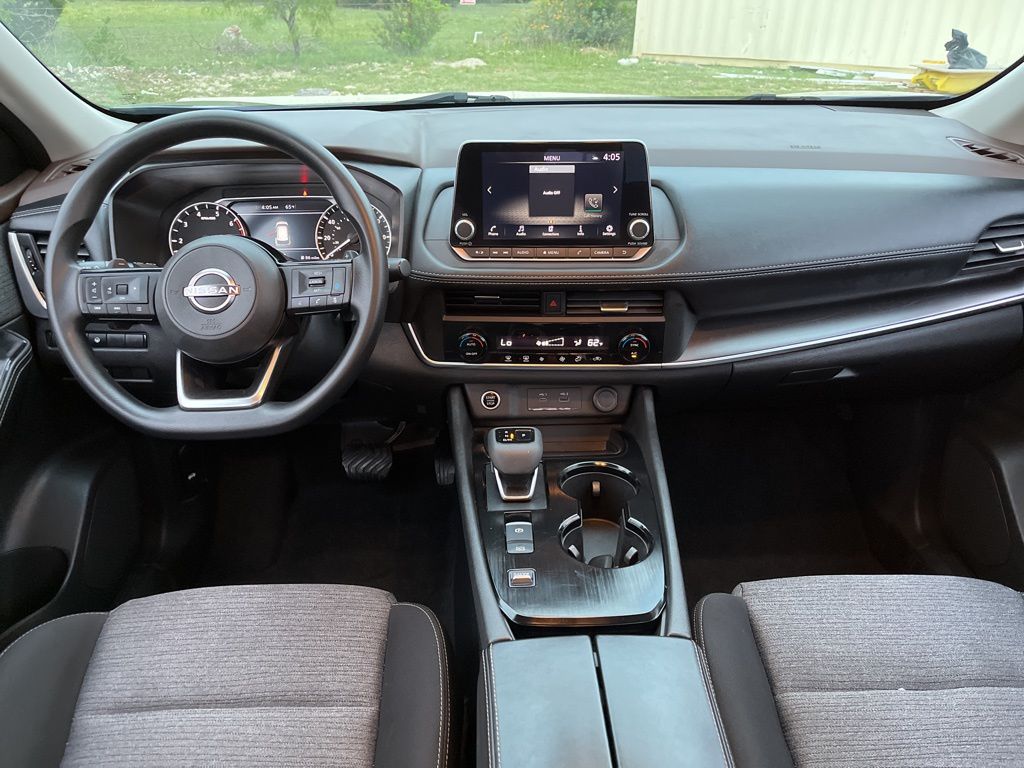 2023 Nissan Rogue SV 16