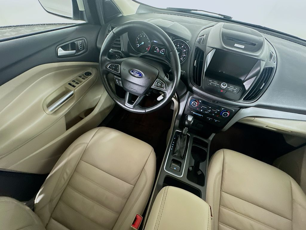 Used 2017 White Ford SE image 9