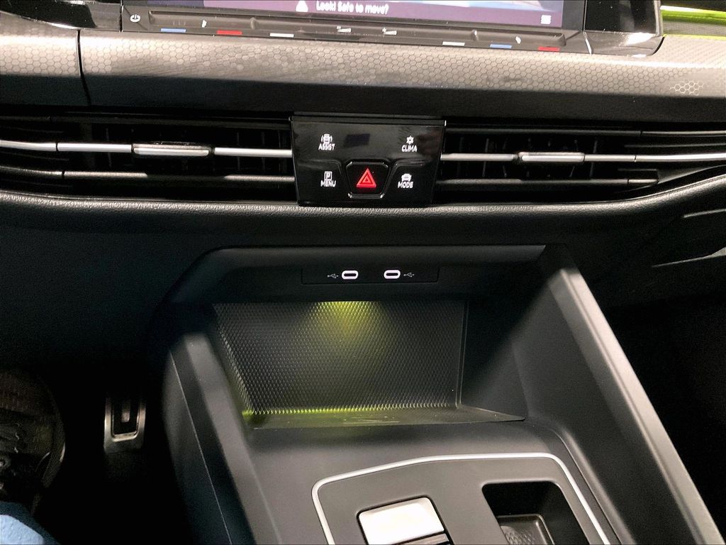 2022 Volkswagen Golf GTI — photo 26