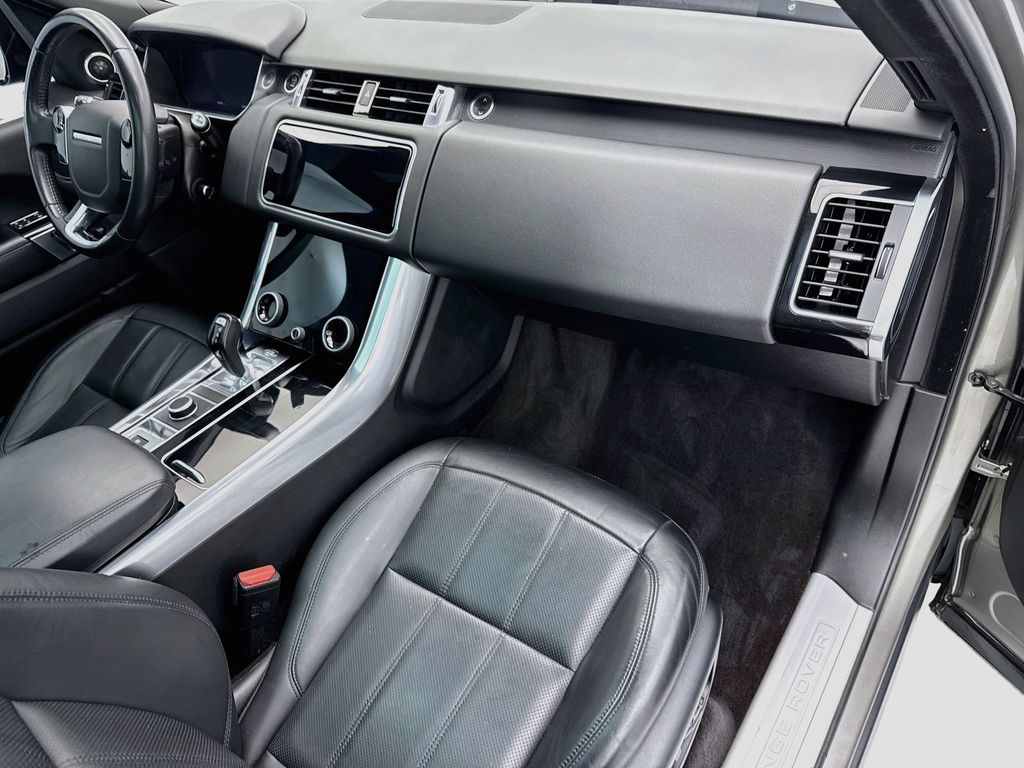 Thumbnail: 2019 Land Rover Range Rover Sport - 16