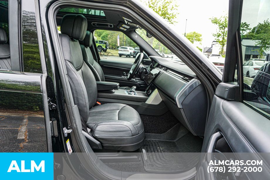 Used 2023 Silver Land Rover SE image 22