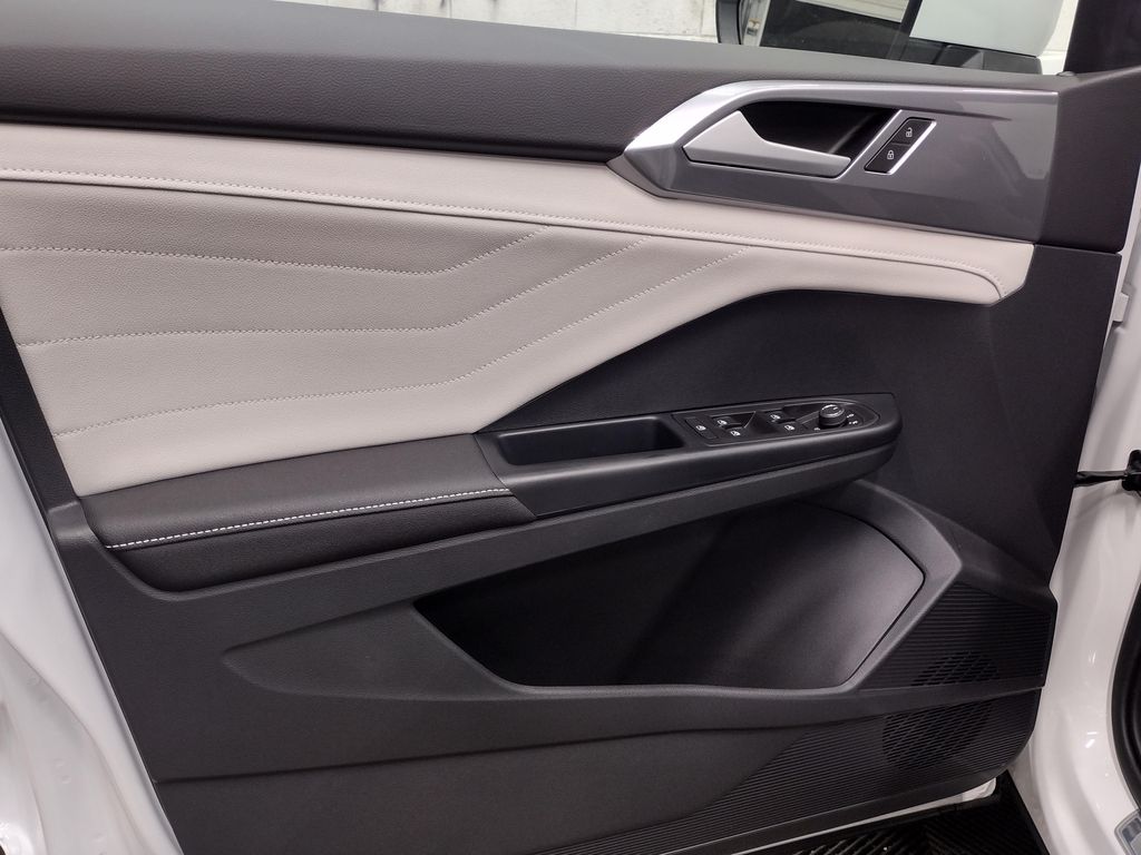 2025 Volkswagen Taos 1.5T SEL