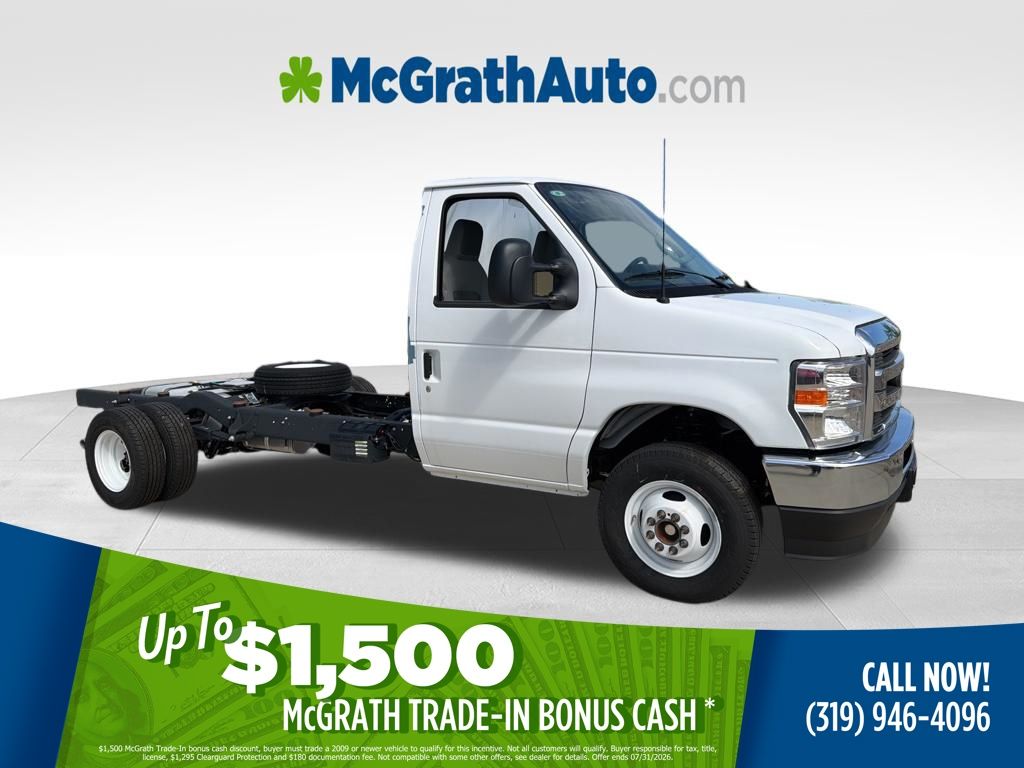 Oxford White 2026 Ford E-Series Chassis Pickup Truck Rear-Wheel Drive 6-Speed Automatic Overdrive