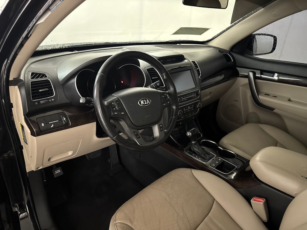 Used 2014 Black Kia EX image 5